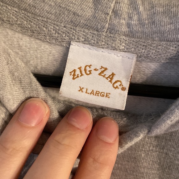 Zig Zag Rolling Papers Hoodie - Picture 3 of 5